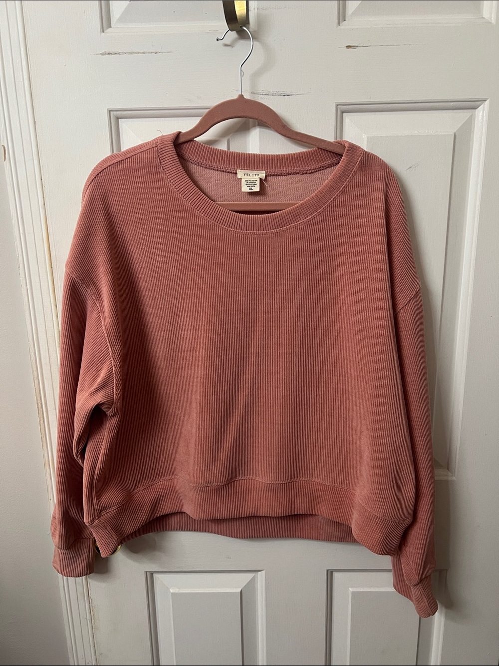 Yelete Dusty Rose Ribbed Crewneck Sweater